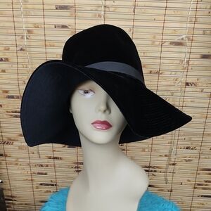 Vintage Black Velvet Evelyn Varon Brim Hat with Ribbon